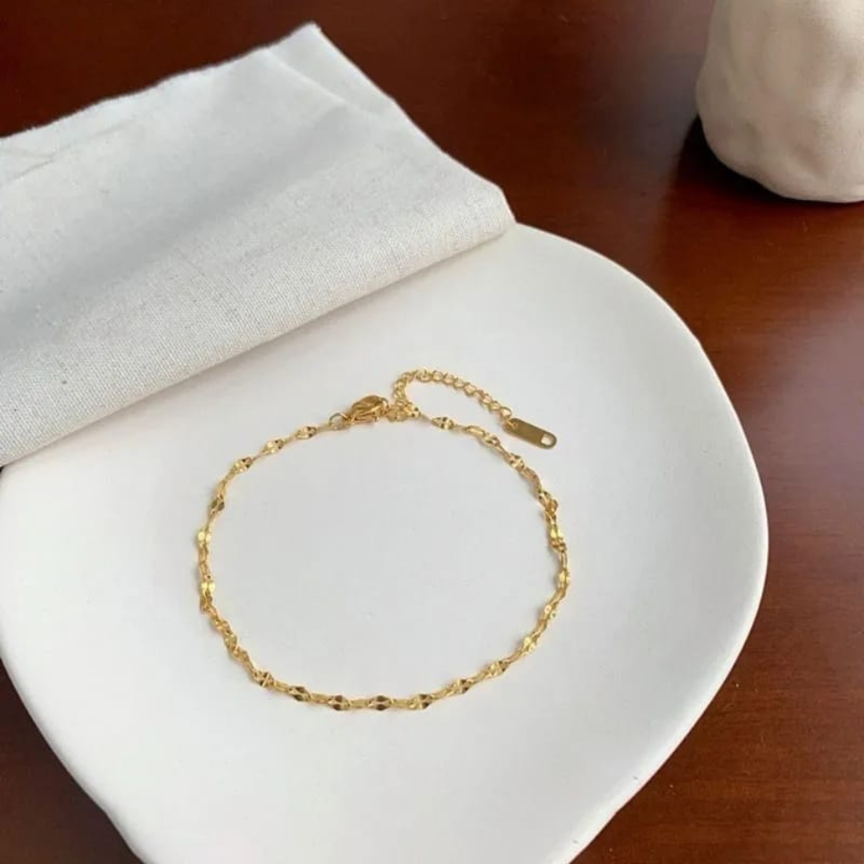 feat_img Flutter Chain bracelet - Image 1